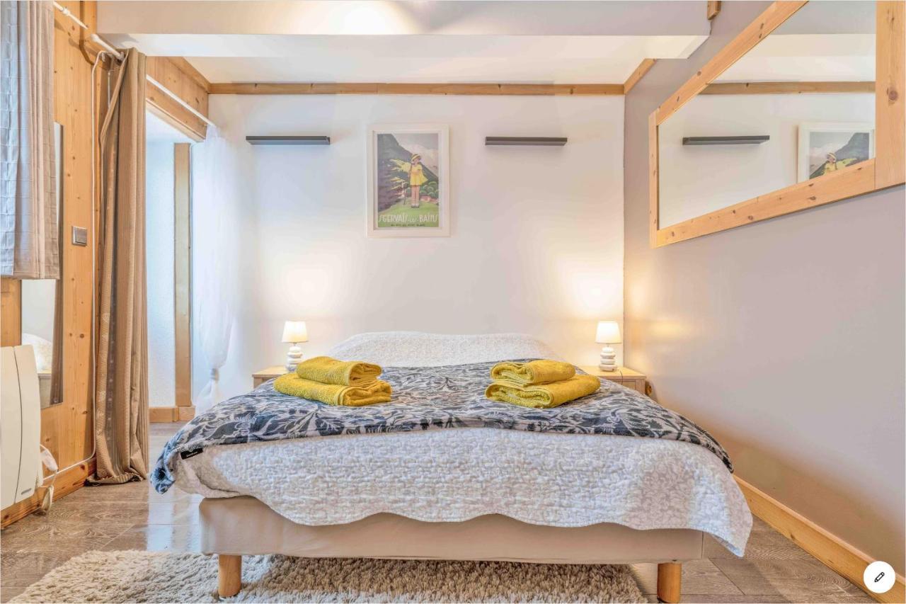 Chambre Independante Avec Salle De Bain Independante Au Rdc D Un Chalet A 25 Kms Chamonix Сен-Жерве-ле-Бен Екстер'єр фото