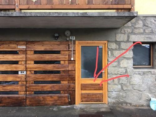 Chambre Independante Avec Salle De Bain Independante Au Rdc D Un Chalet A 25 Kms Chamonix Сен-Жерве-ле-Бен Екстер'єр фото